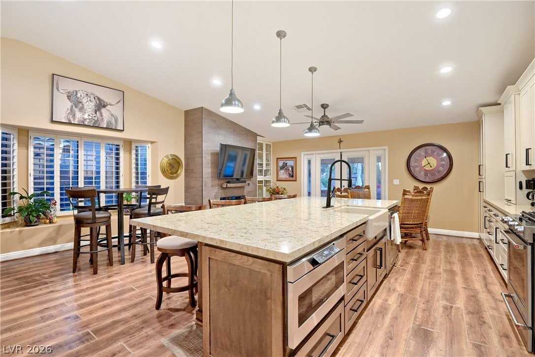 10005 Mahogany Grove Ln - Photo 7 of 50