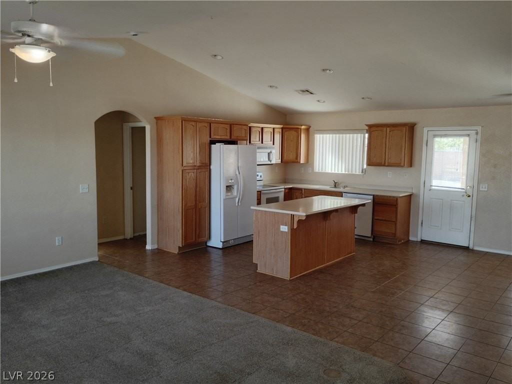 811 Kansas St - Photo 3 of 22
