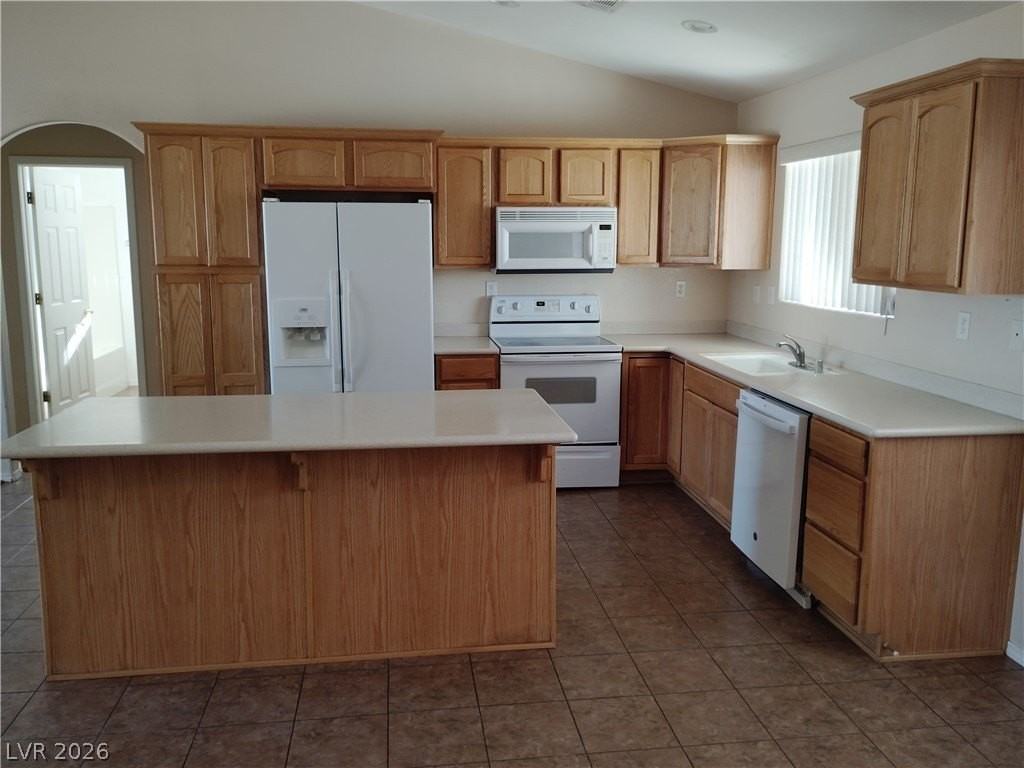 811 Kansas St - Photo 4 of 22