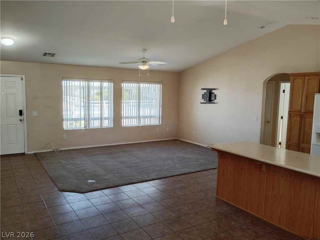 811 Kansas St - Photo 5 of 22
