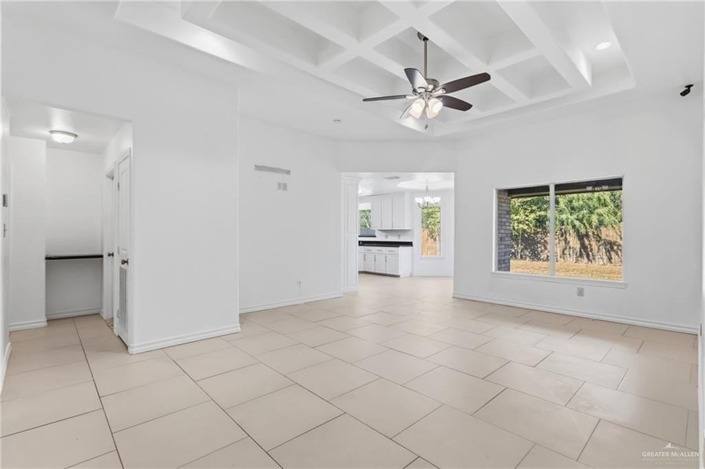 555 Greystone Cir - Photo 4 of 19