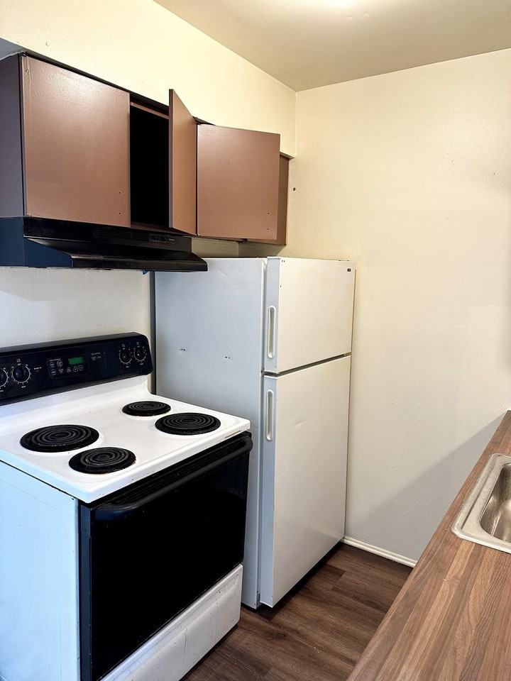 9730 Wyoming St - Photo 3 of 14