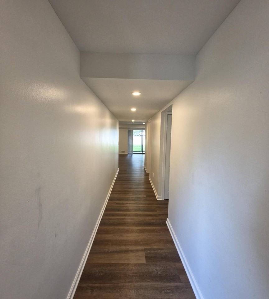 18233 University Park Dr - Photo 3 of 35