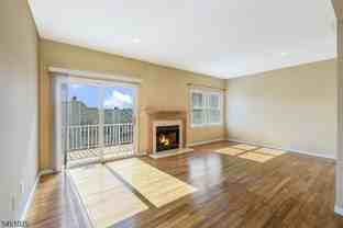 370 Summerhill Dr - Photo 1 of 1