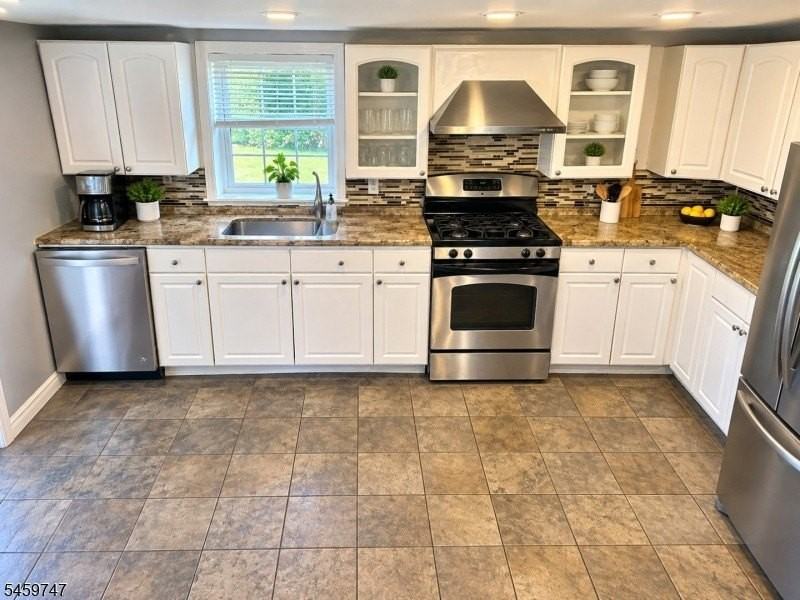 110 W Chrystal St - Photo 4 of 4