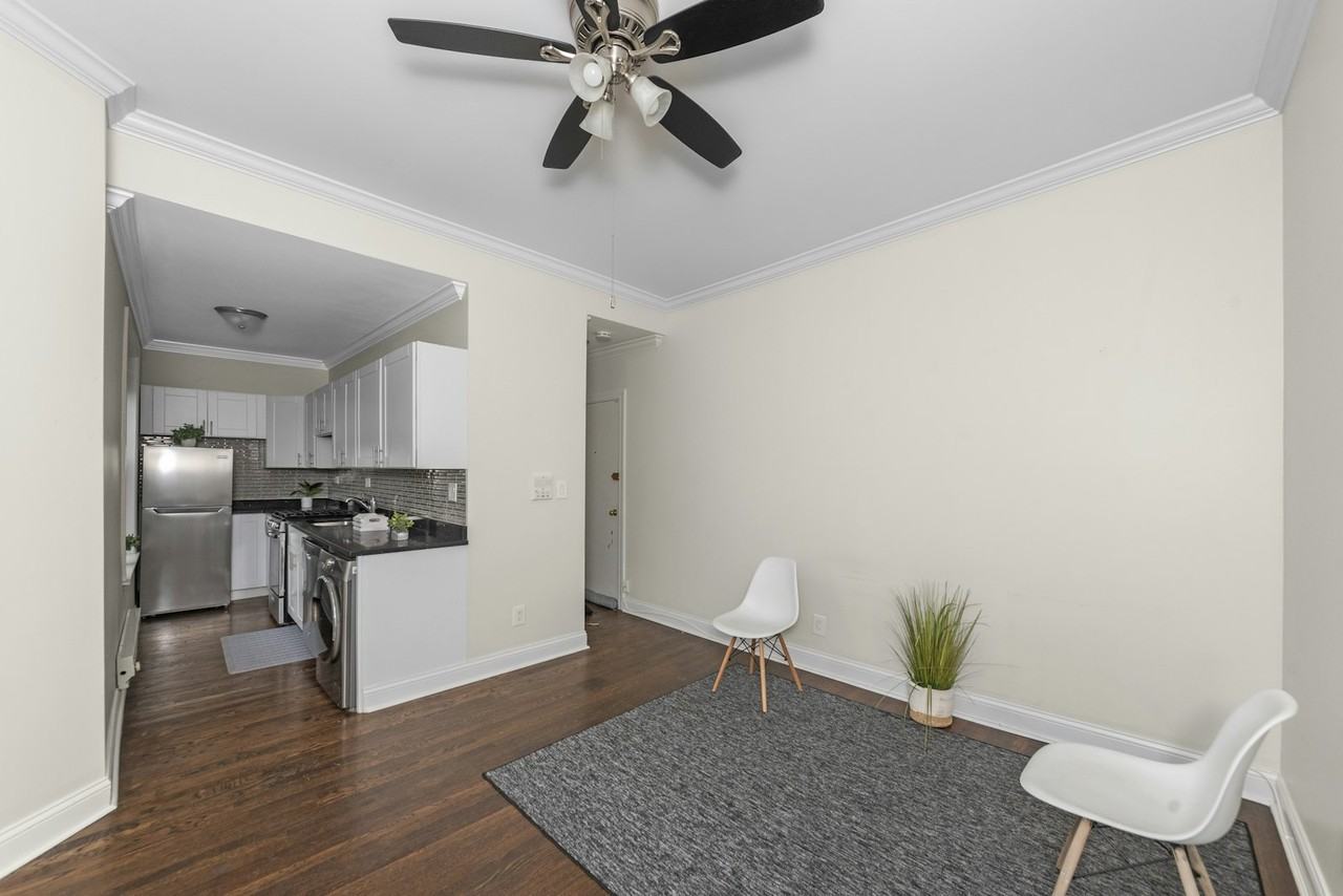 917 West Waveland Avenue, Unit 1A - Photo 2 of 8