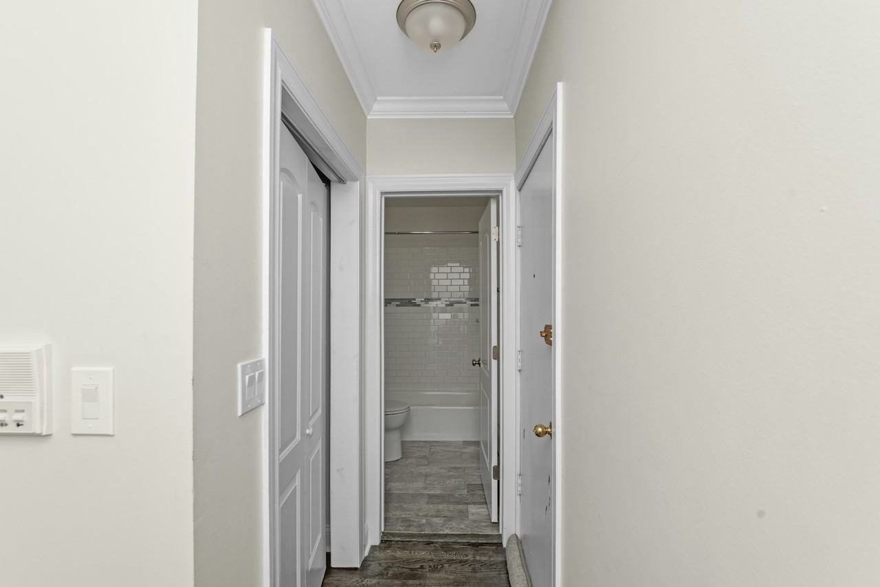917 West Waveland Avenue, Unit 1A - Photo 4 of 8