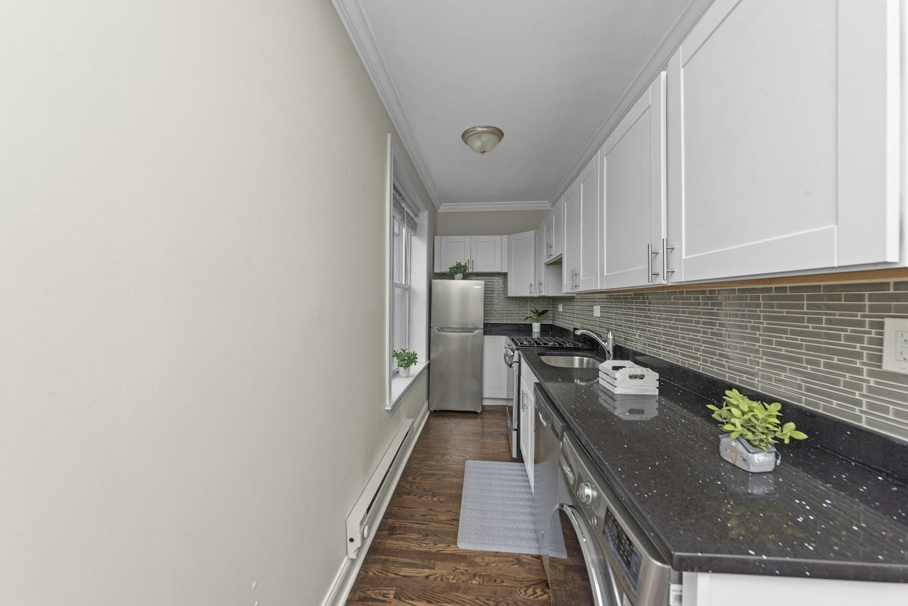 917 West Waveland Avenue, Unit 1A - Photo 6 of 8