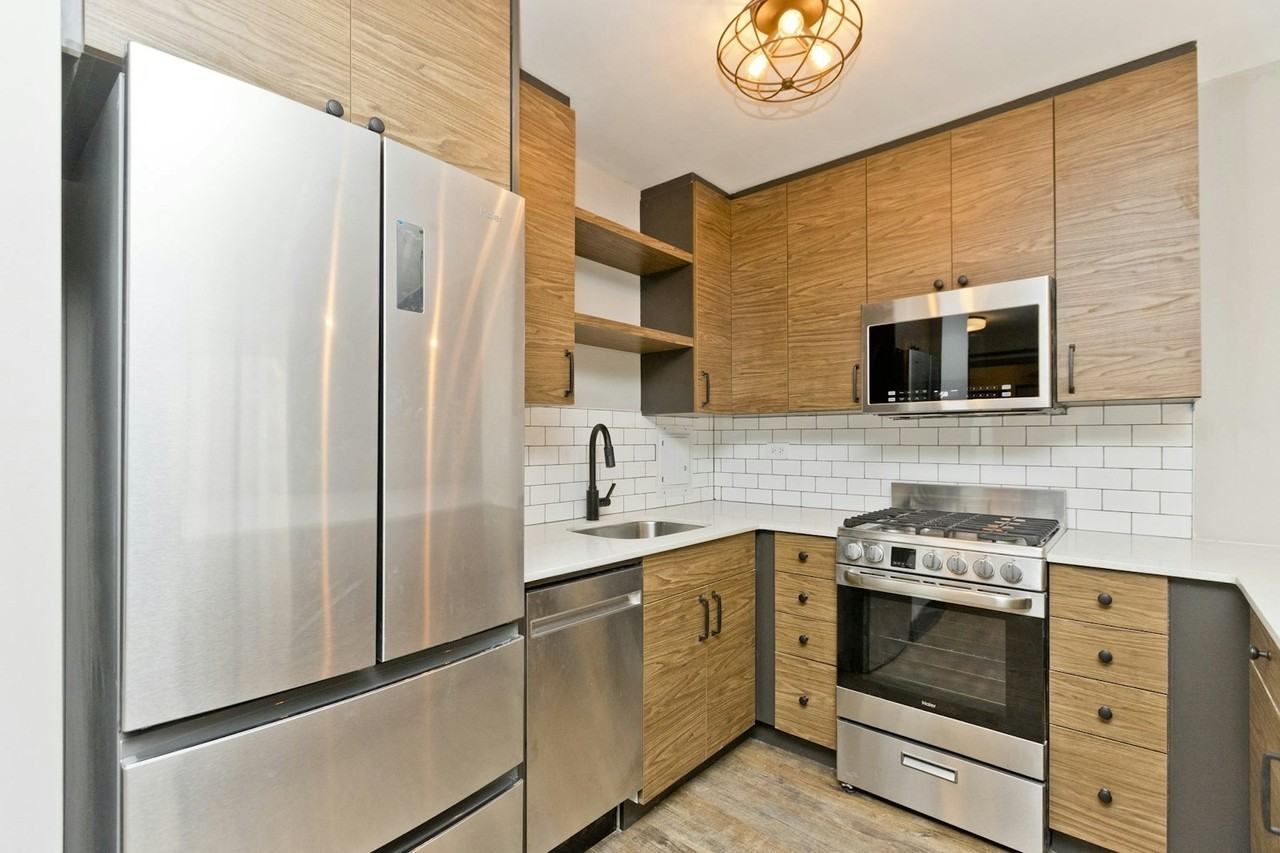 512 West Wrightwood Avenue, Unit 2D - Photo 2 of 8