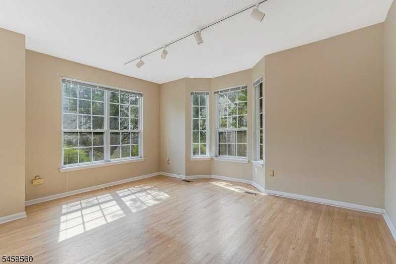 49 Wildflower Ln - Photo 5 of 21