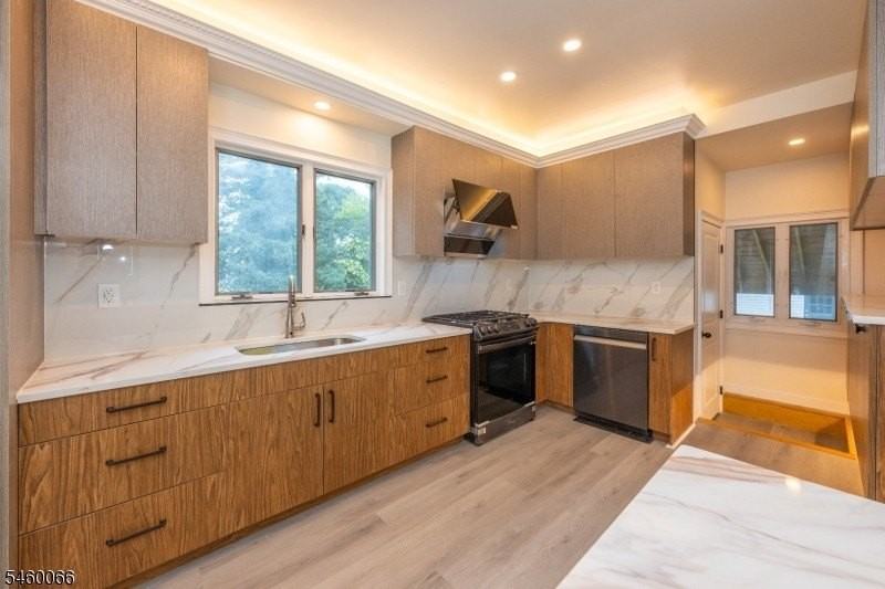58 Zeliff Ave - Photo 3 of 32