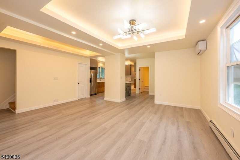 58 Zeliff Ave - Photo 6 of 32