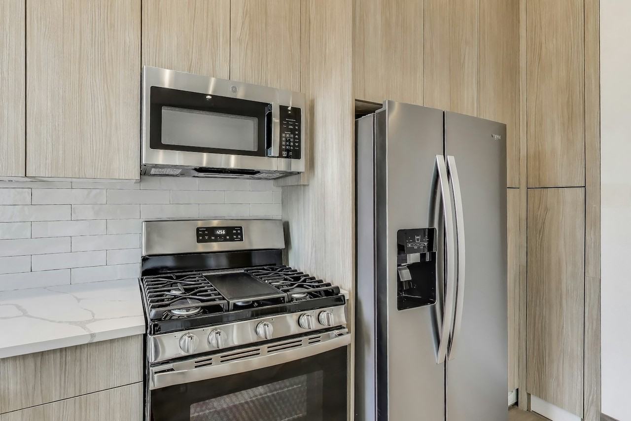 2023 North Drake Avenue, Unit 2N - Photo 4 of 21