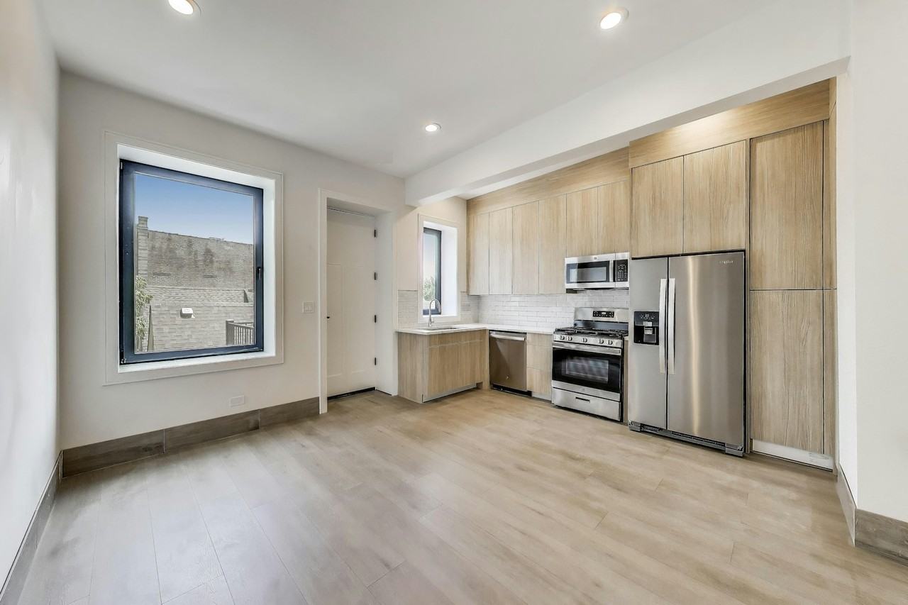 2023 North Drake Avenue, Unit 2N - Photo 6 of 21