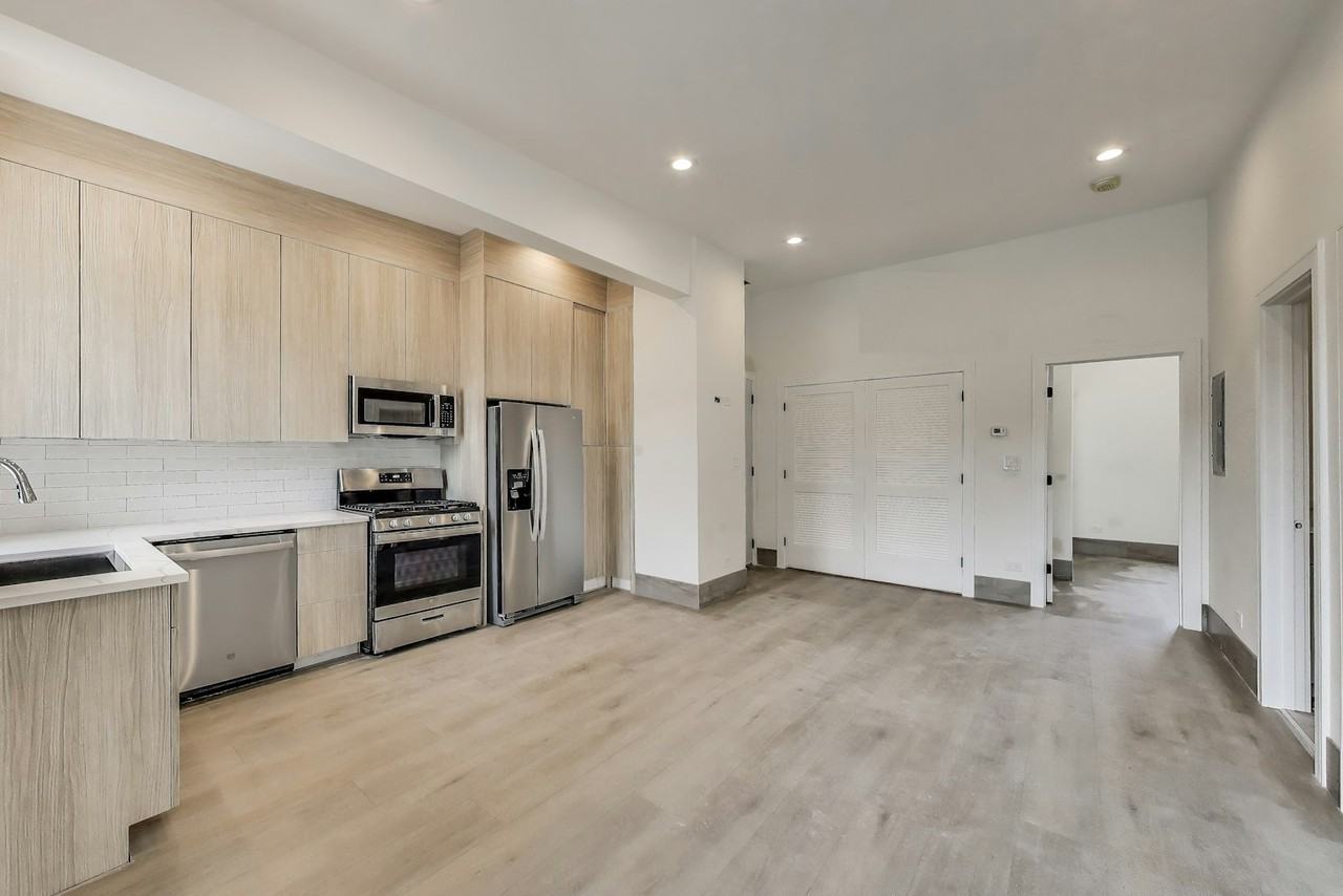 2023 North Drake Avenue, Unit 2N - Photo 7 of 21