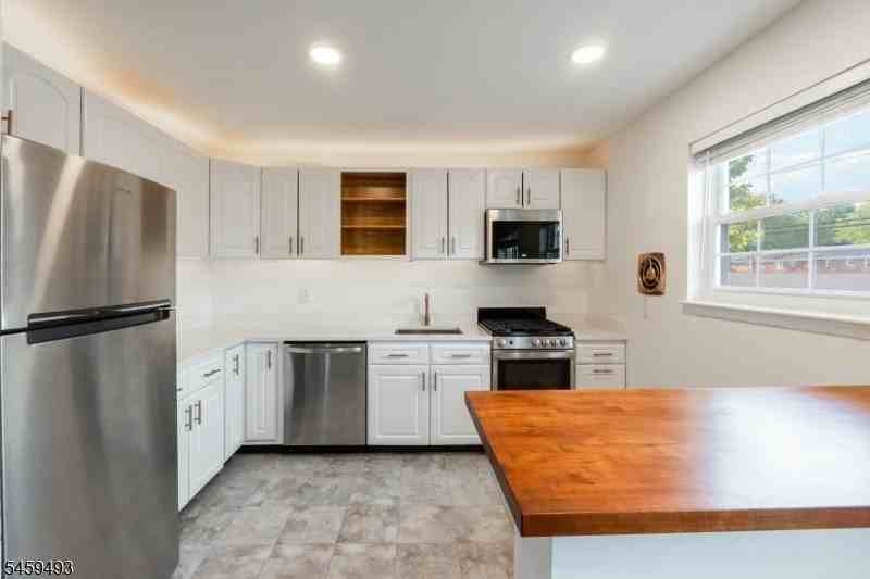 1269 Valley Rd #B - Photo 4 of 14
