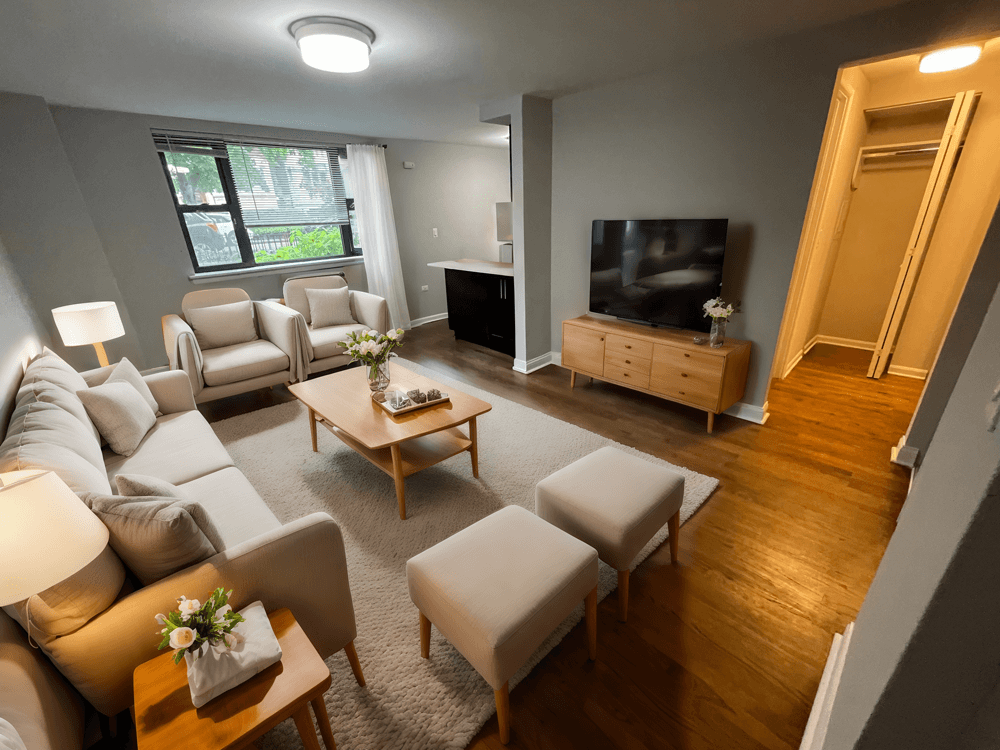 525 West Oakdale Avenue, Unit 316 - Photo 6 of 12