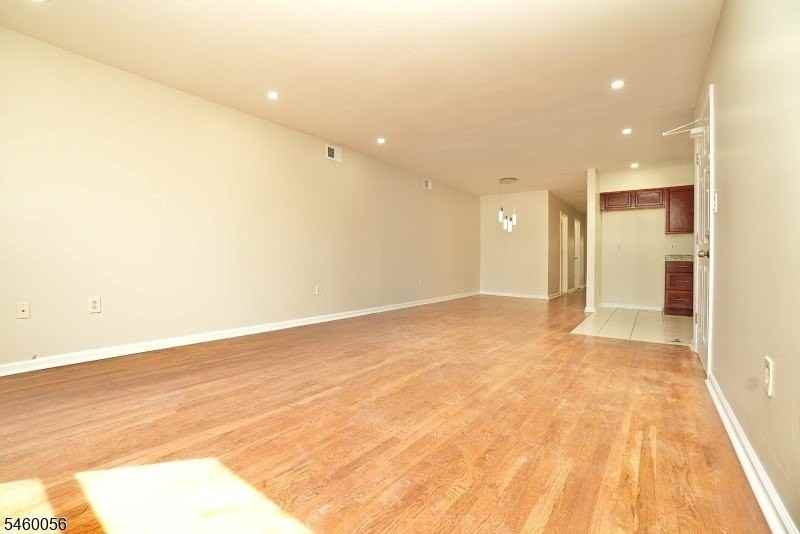 63 Seymour Ave Apt 1st #1 - Photo 5 of 18