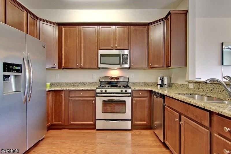 406 Waterview Ct - Photo 2 of 21