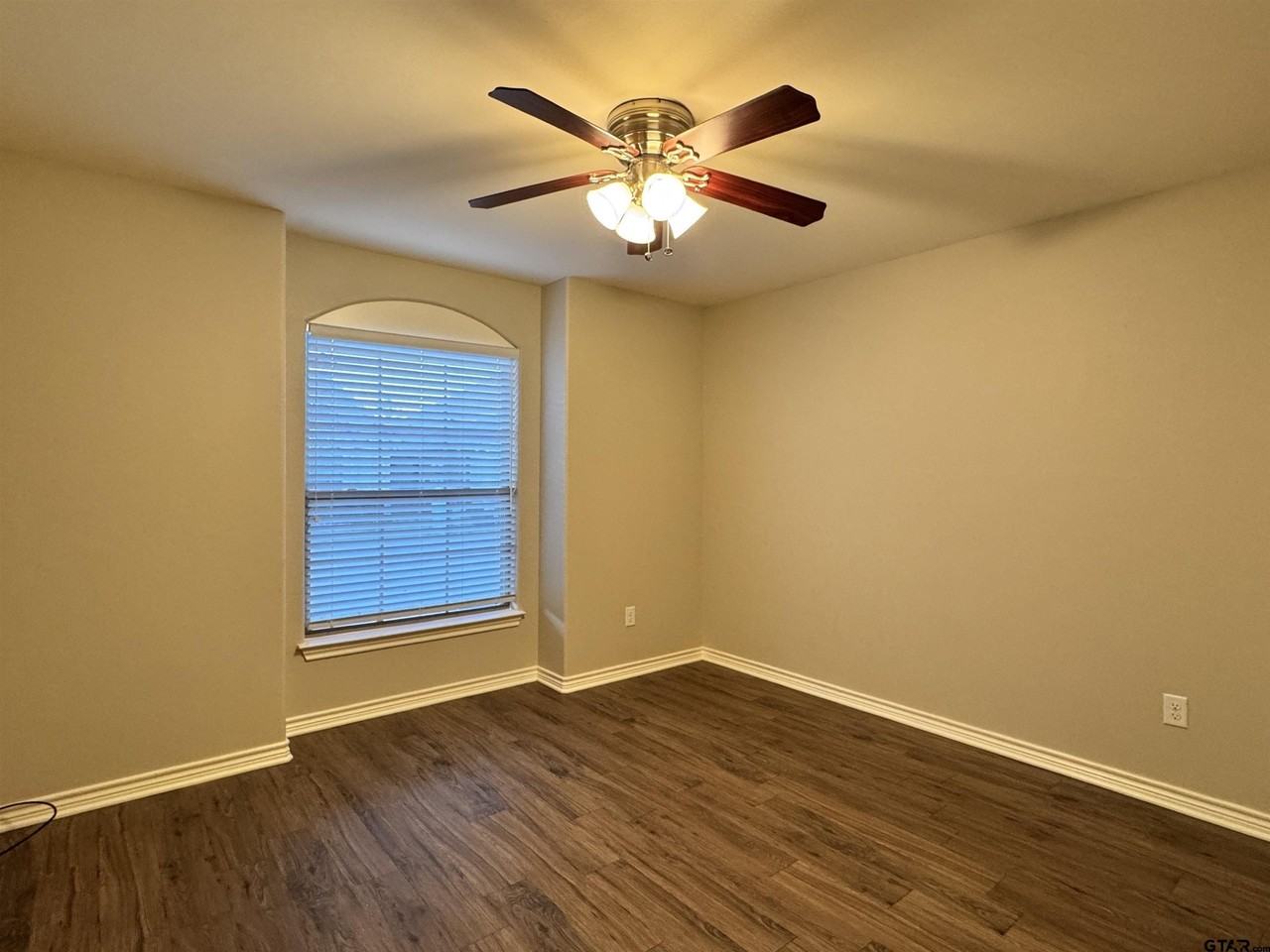 2525 Roy Rd - Photo 6 of 28