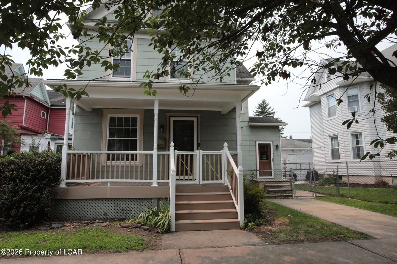 207 Delaware Ave - Photo 3 of 48