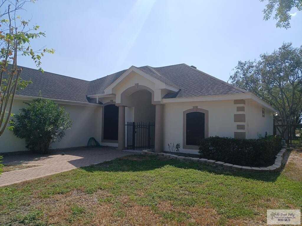 709 Washington Cir - Photo 2 of 35