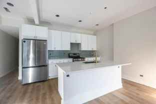 827 West Montrose Avenue, Unit 1 - Photo 1 of 1
