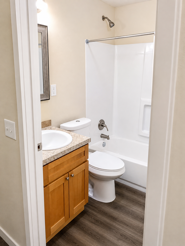 204 4th Ave W - Photo 4 of 37