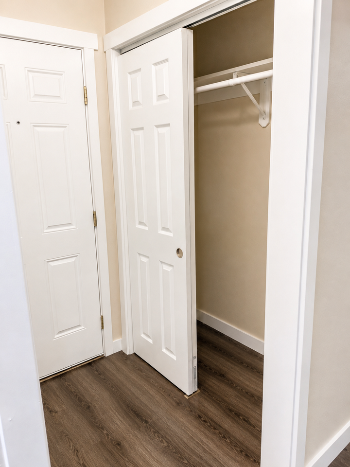 204 4th Ave W - Photo 5 of 37