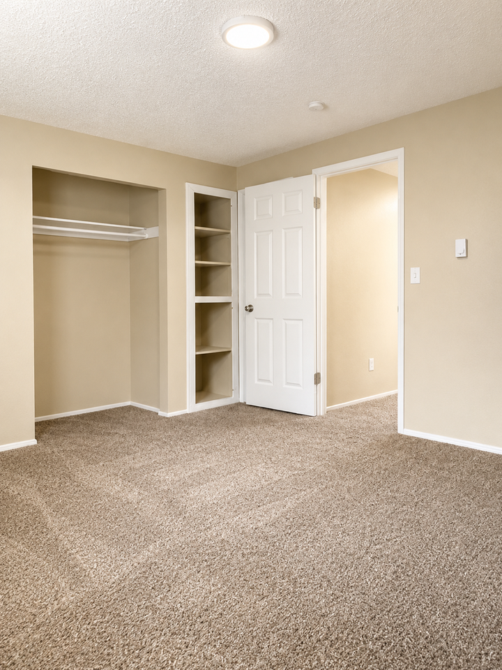 Riverside Manor - Photo 3 of 26