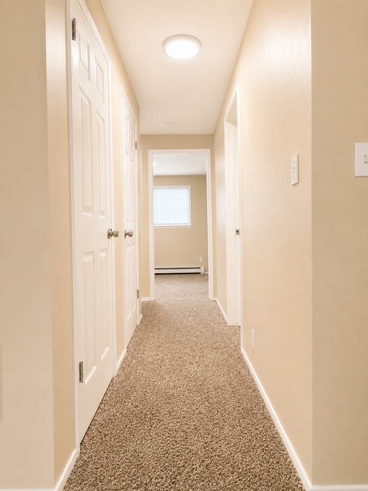 Riverside Manor - Photo 4 of 26