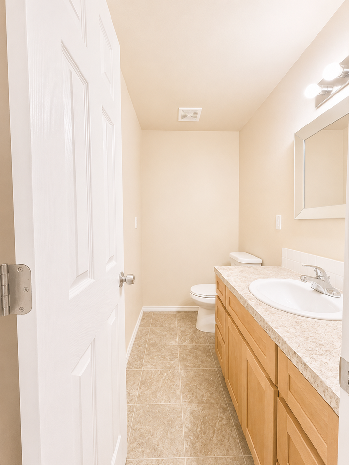 Riverside Manor - Photo 7 of 26