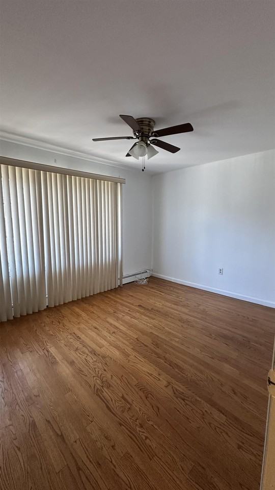 158 W 20th St - Photo 7 of 12
