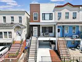 featured image of 146 Congress St #1