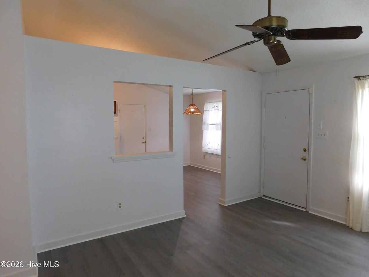 3611 Windy Trl - Photo 4 of 32