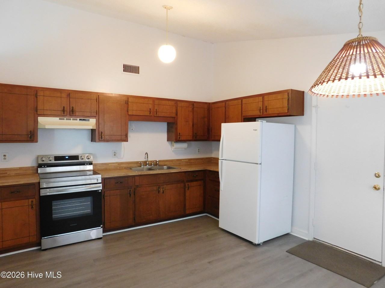 3611 Windy Trl - Photo 5 of 32