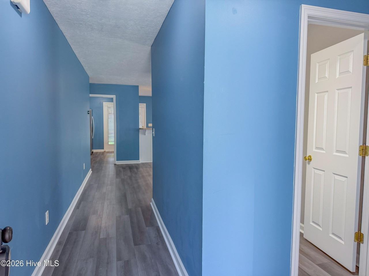 556 Stirling Bridge Rd - Photo 2 of 25