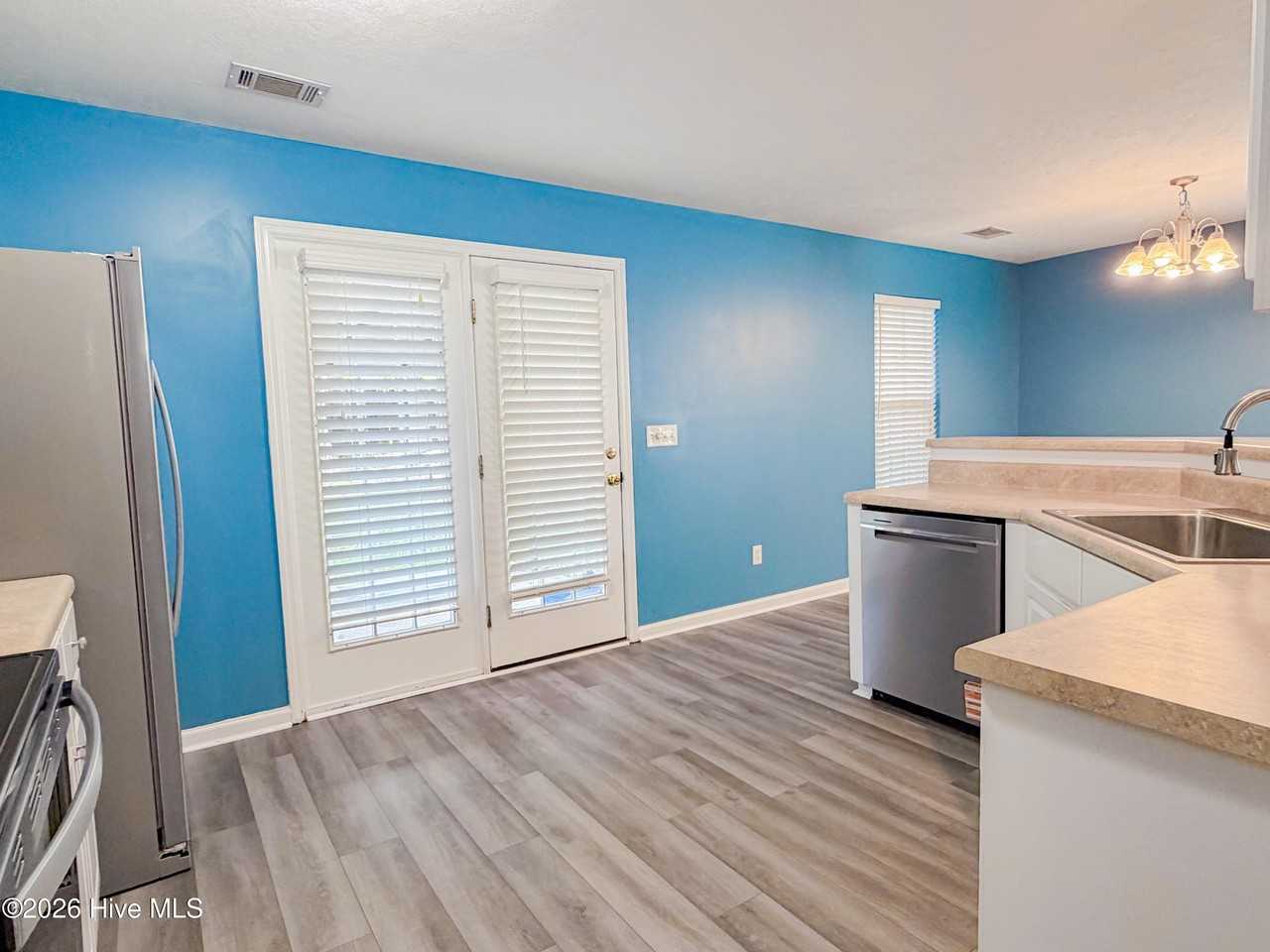 556 Stirling Bridge Rd - Photo 6 of 25