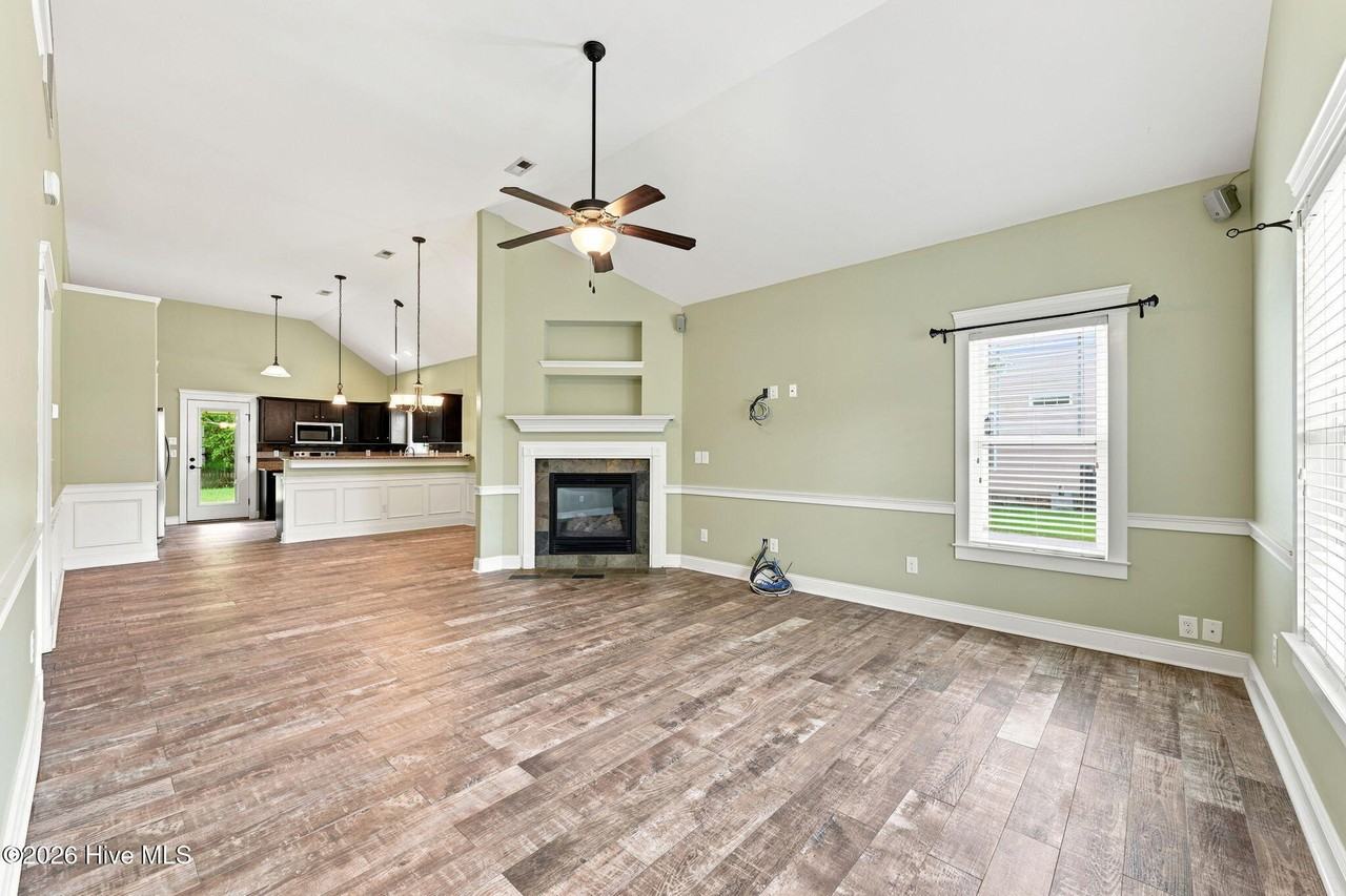 210 Station House Rd - Photo 2 of 33