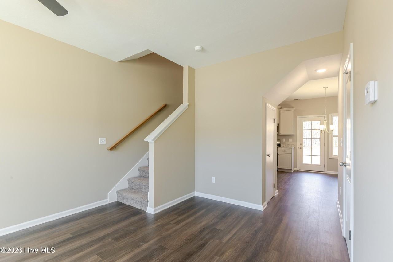 355 Bordeaux Dr - Photo 2 of 19