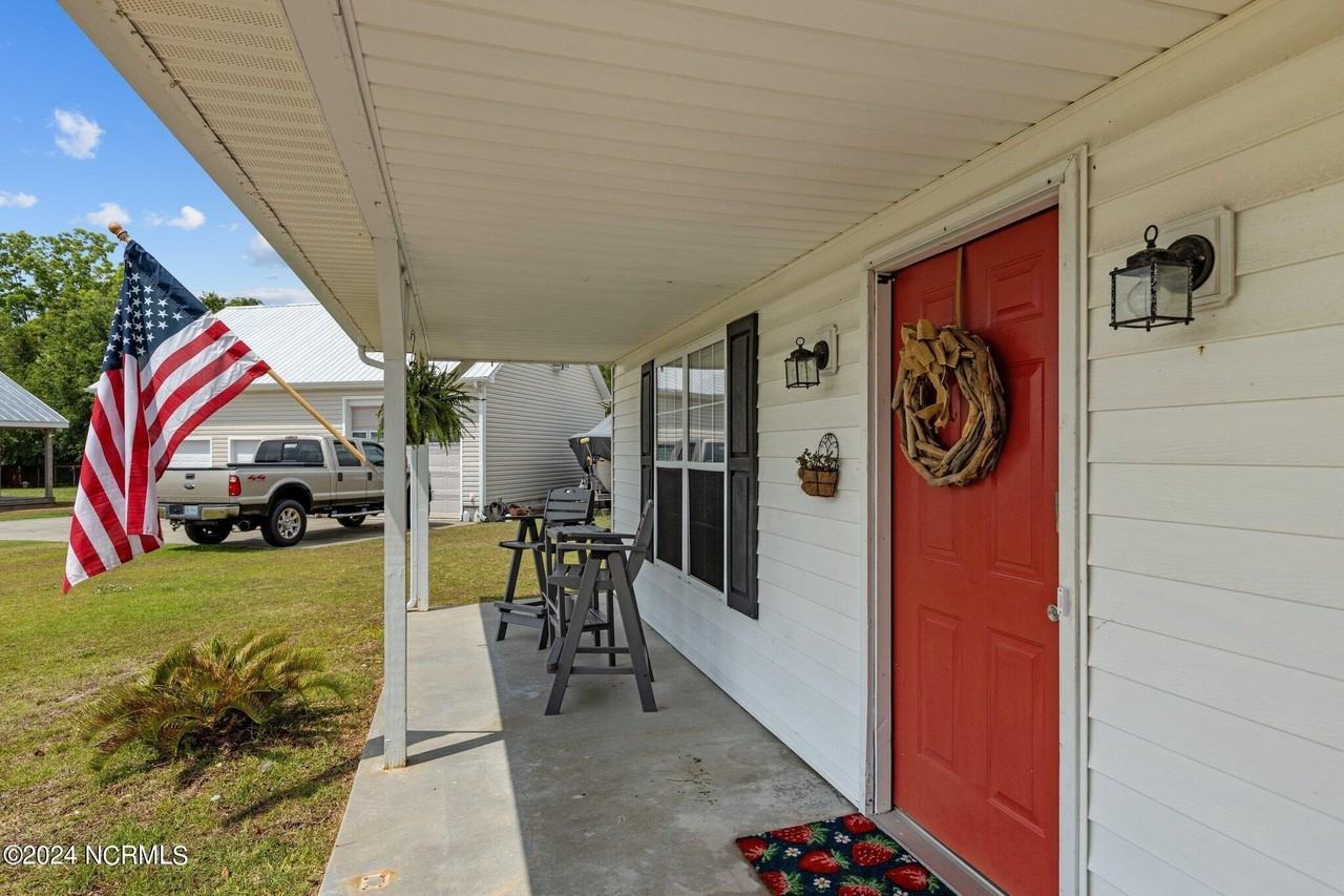 177 Avis Dr - Photo 5 of 49