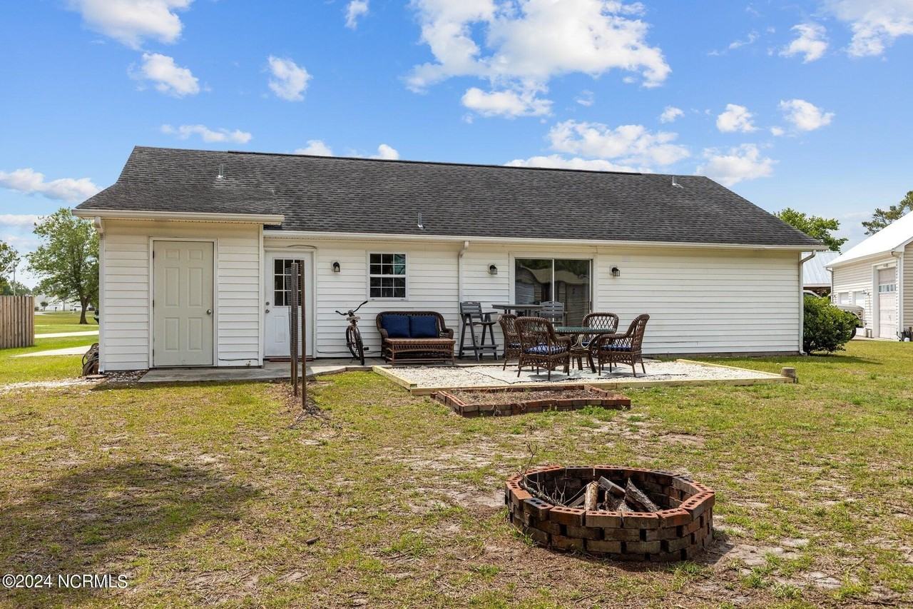 177 Avis Dr - Photo 6 of 49