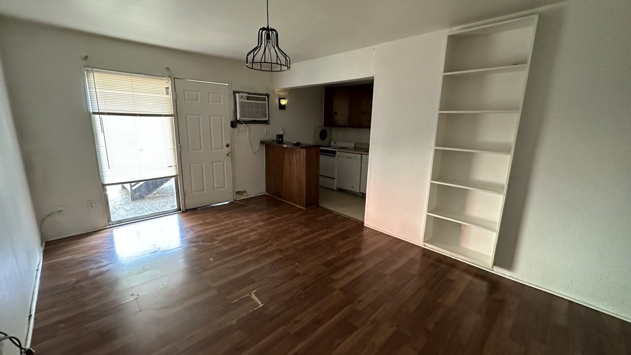 Hawthorne (425) - Photo 4 of 13