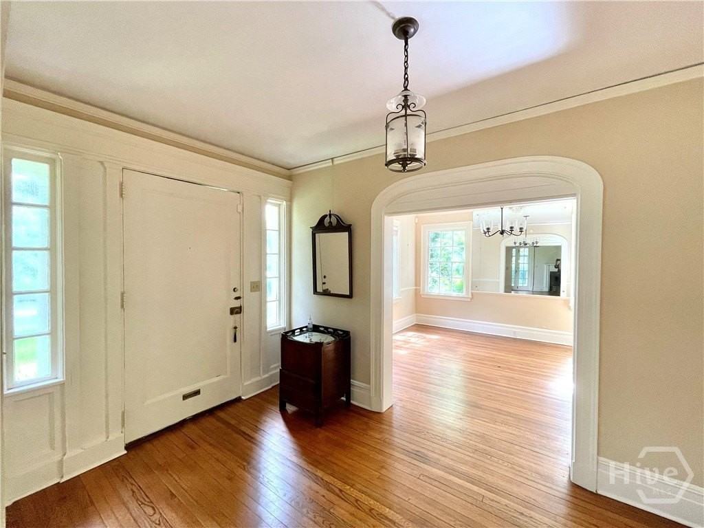 315 E 45th St - Photo 3 of 28
