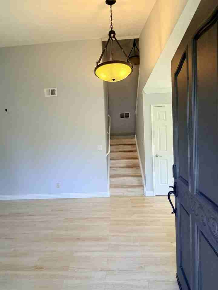 66 Snyder Way - Photo 3 of 22