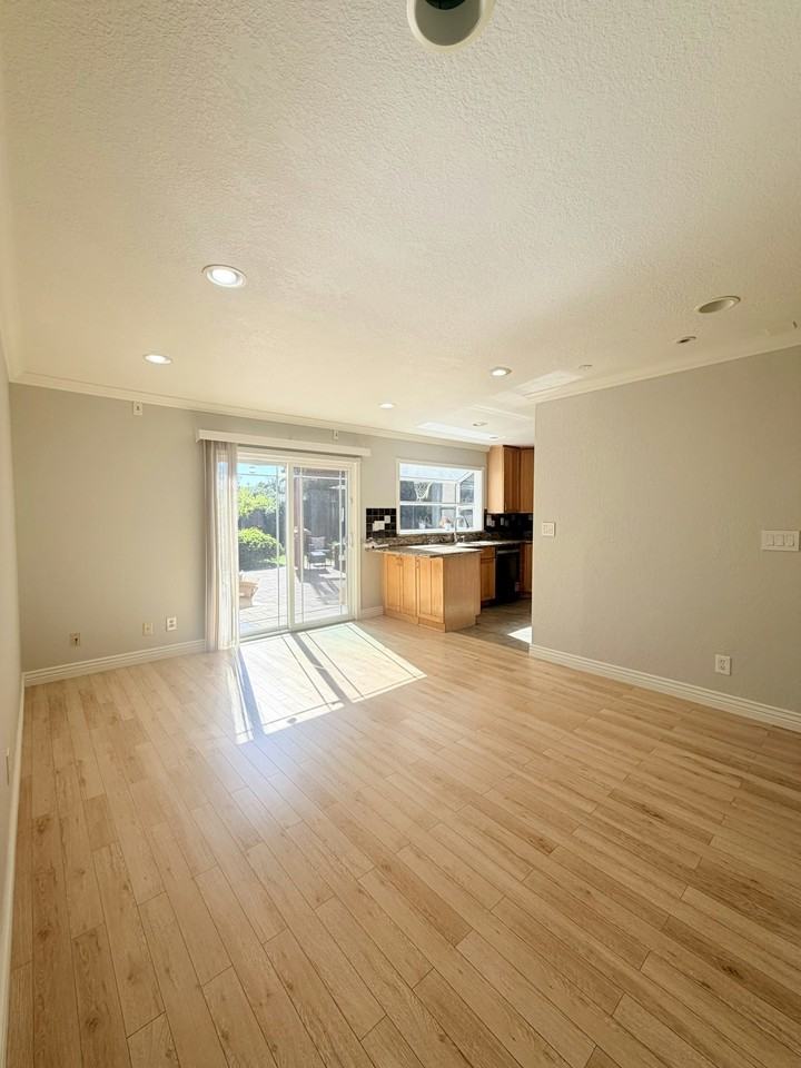 66 Snyder Way - Photo 6 of 22