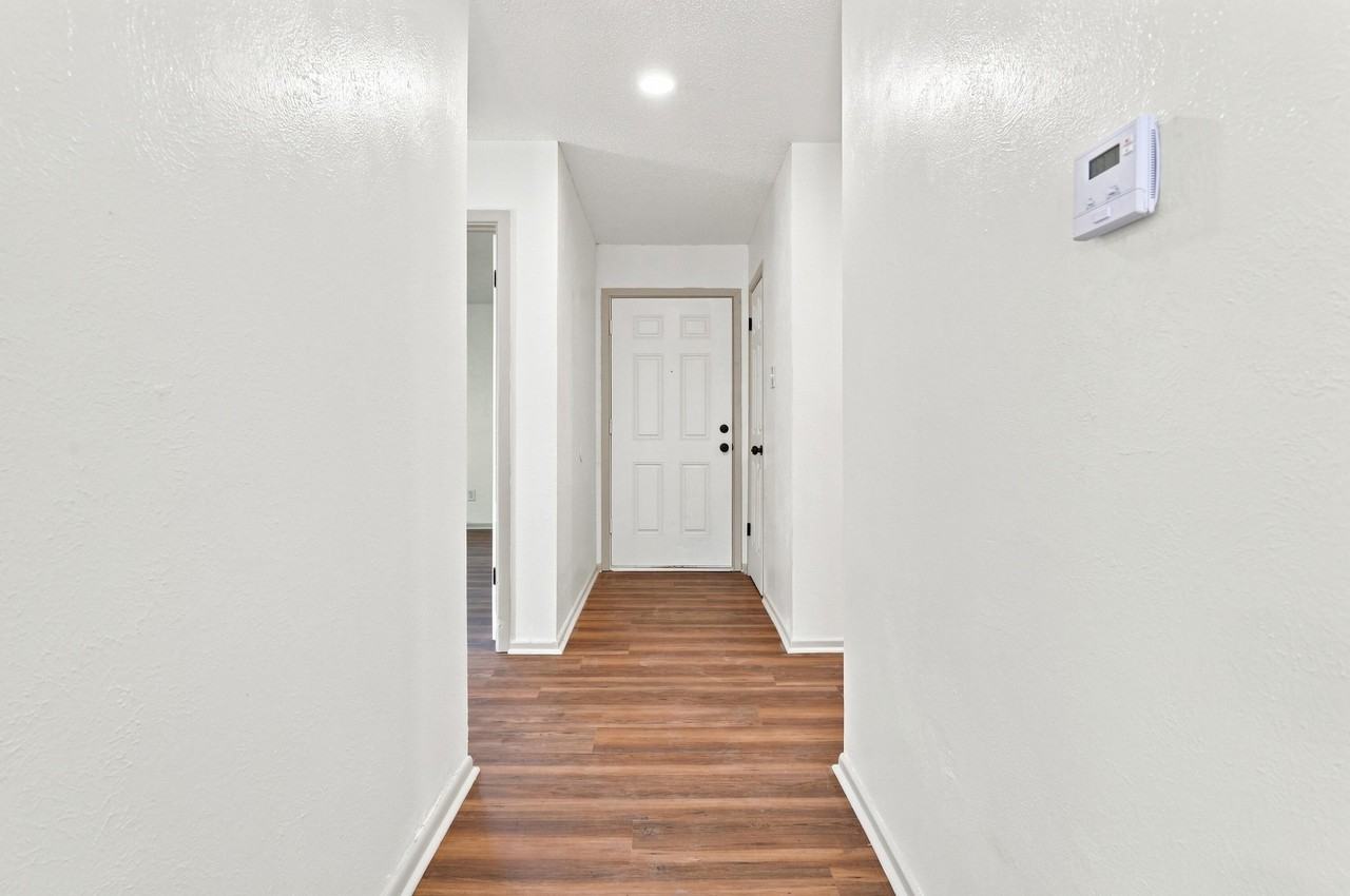 3701 Englewood Ave - Photo 3 of 25
