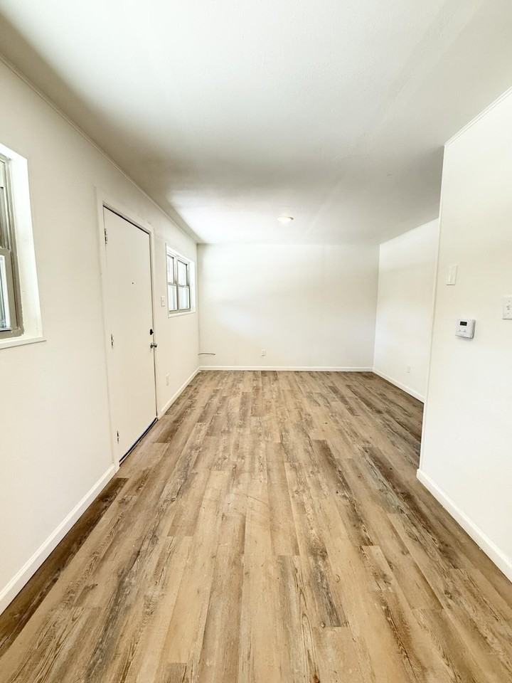1710 9th St #8 - Photo 6 of 24