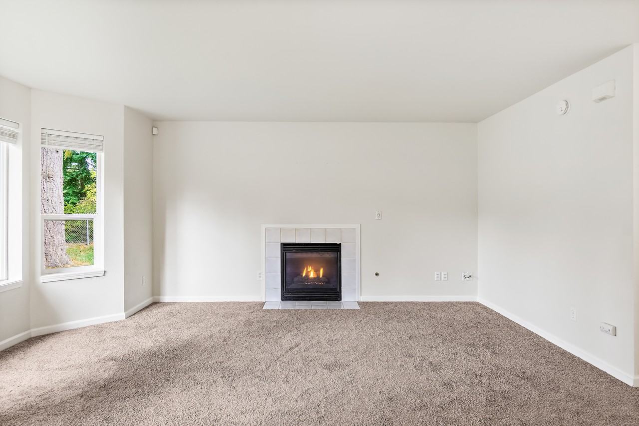 14426 Beverly Park Road - Photo 6 of 17