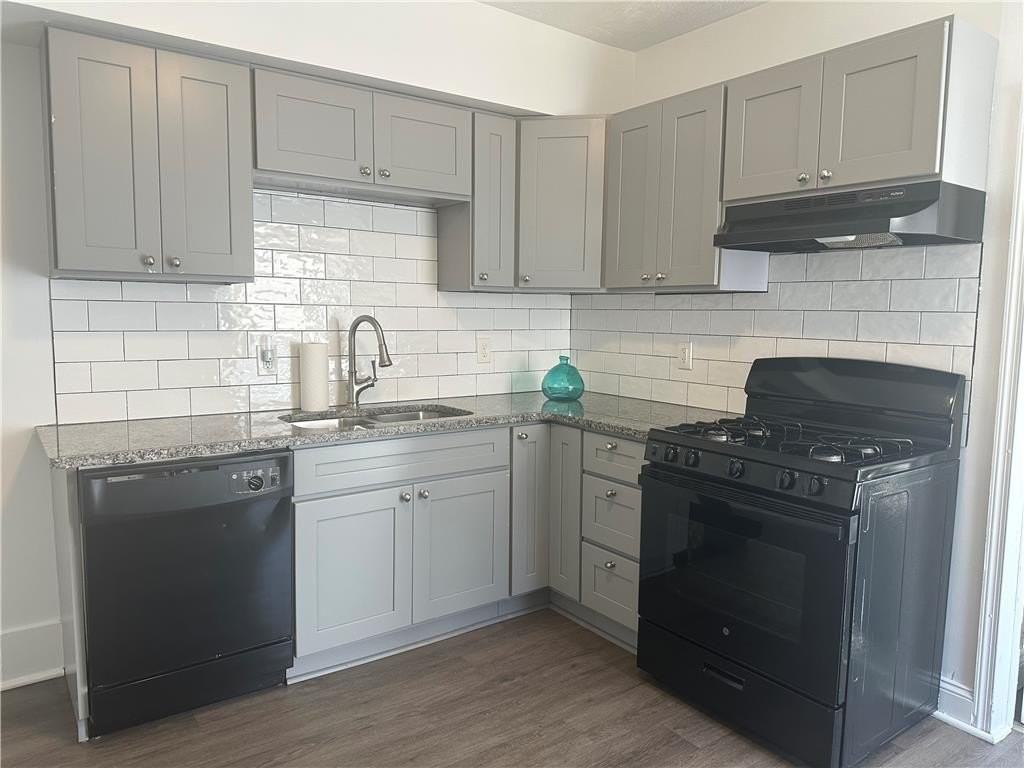 334 Coal St - Photo 2 of 10